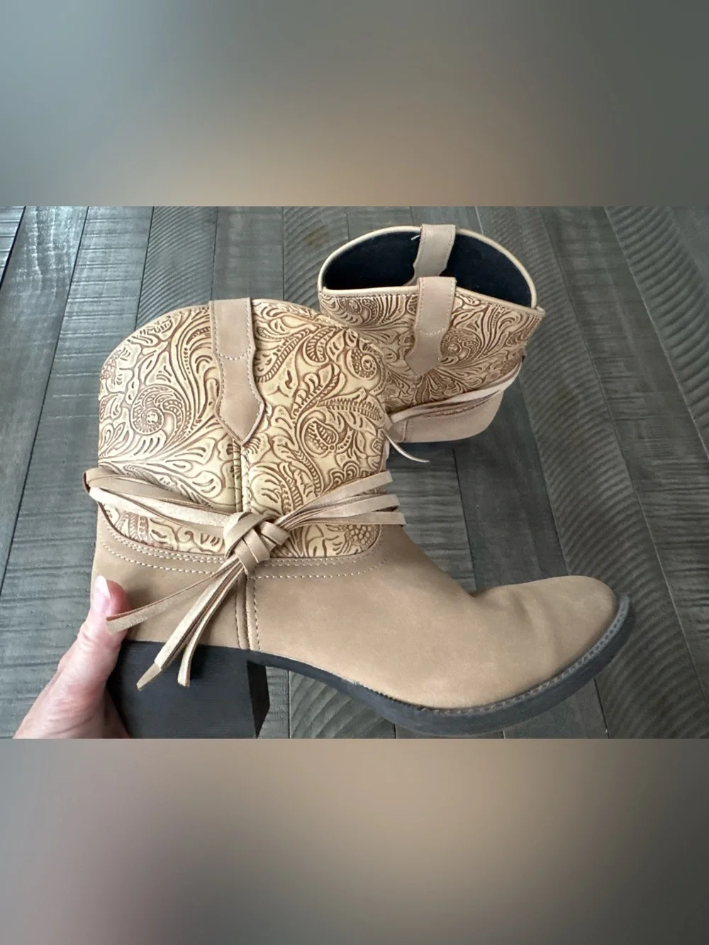 Dingo Valerie Floral Tooled Knotted Stap Western Ankle Booties Women’s Size 9